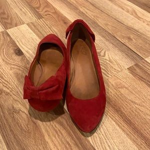 Aritzia red suede bow flats, size 7